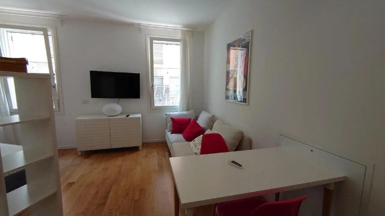 Apartment Navigli Suites - Visconti Milan Italy