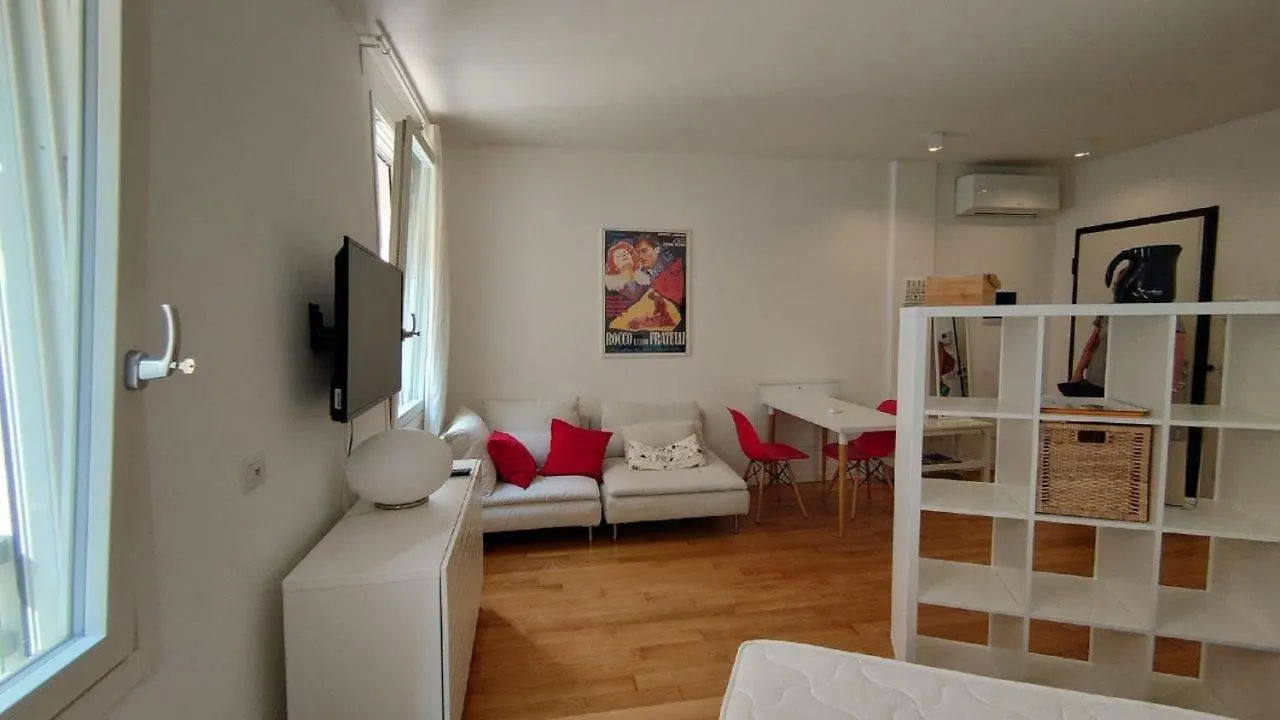 Navigli Suites - Visconti Milan 0*,